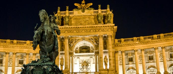 Operahuset i Wien om kvelden