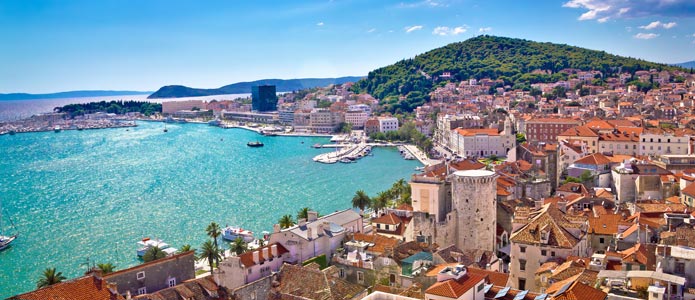 Sol, havutsikt og gamlebyen i Split